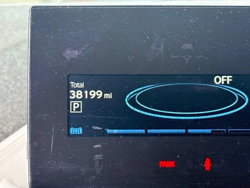 Used 2017 BMW i3 RWD image 2
