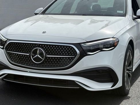 New 2026 Mercedes-Benz E 350 4MATIC Sedan image 2