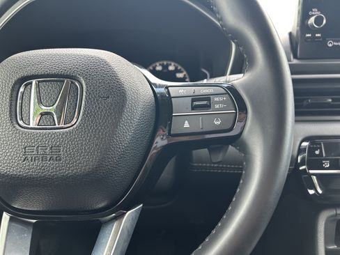 Used 2025 Honda Pilot Touring image 19