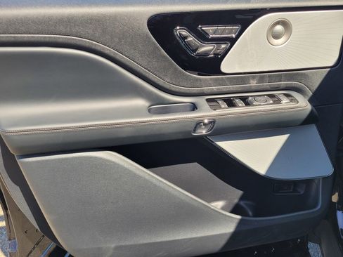 New 2026 Lincoln Aviator Reserve image 10
