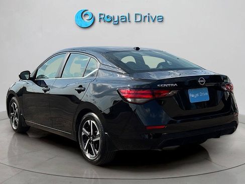 Used 2025 Nissan Sentra SV w/ All-Weather Package FWD image 4
