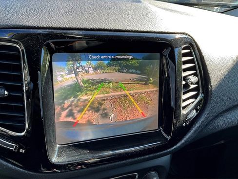 Used 2020 Jeep Compass Limited image 23