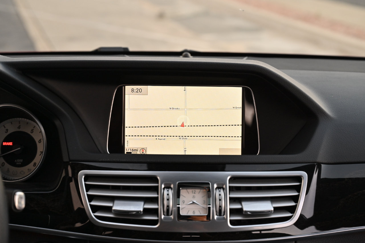 Used 2014 Mercedes-Benz E 350 4MATIC Wagon image 30
