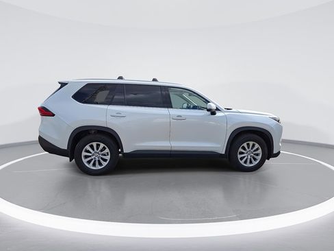 Used 2024 Toyota Grand Highlander XLE image 10