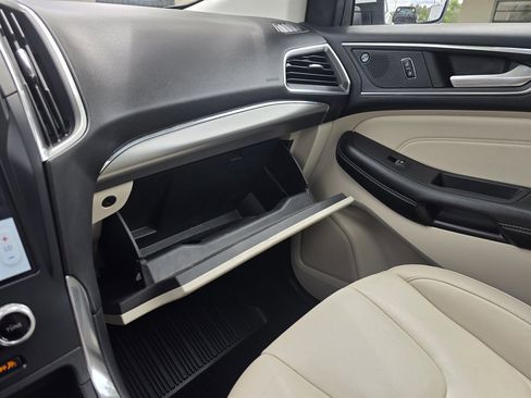 Used 2022 Ford Edge Titanium AWD/4WD image 29