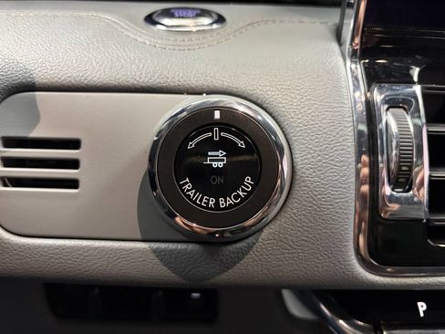 Used 2019 Lincoln Navigator Reserve AWD/4WD image 36