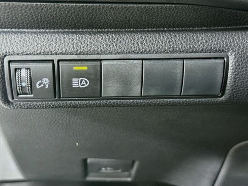 Used 2022 Toyota Corolla LE FWD image 9