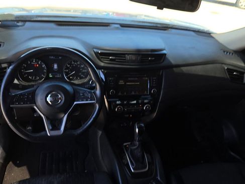 Used 2020 Nissan Rogue SV FWD image 6