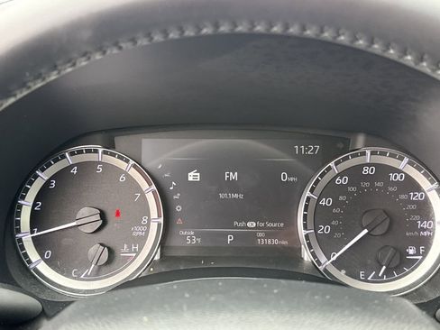 Used 2023 Toyota Highlander XLE image 27