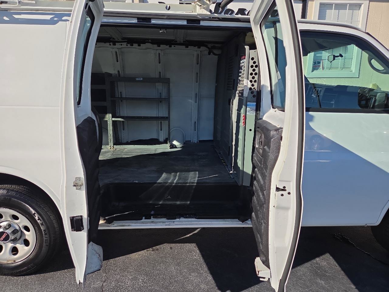 Used 2014 GMC Savana 1500 RWD image 9