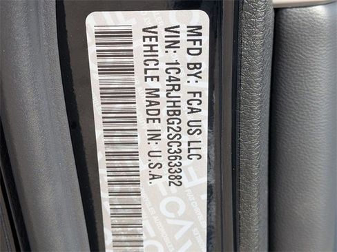 New 2025 Jeep Grand Cherokee Limited w/ Black Appearance Package image 33