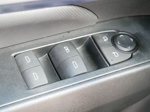 Used 2024 Chevrolet Equinox EV LT FWD image 26