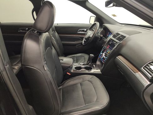 Used 2018 Ford Explorer Limited w/ Equipment Group 301A FWD image 21