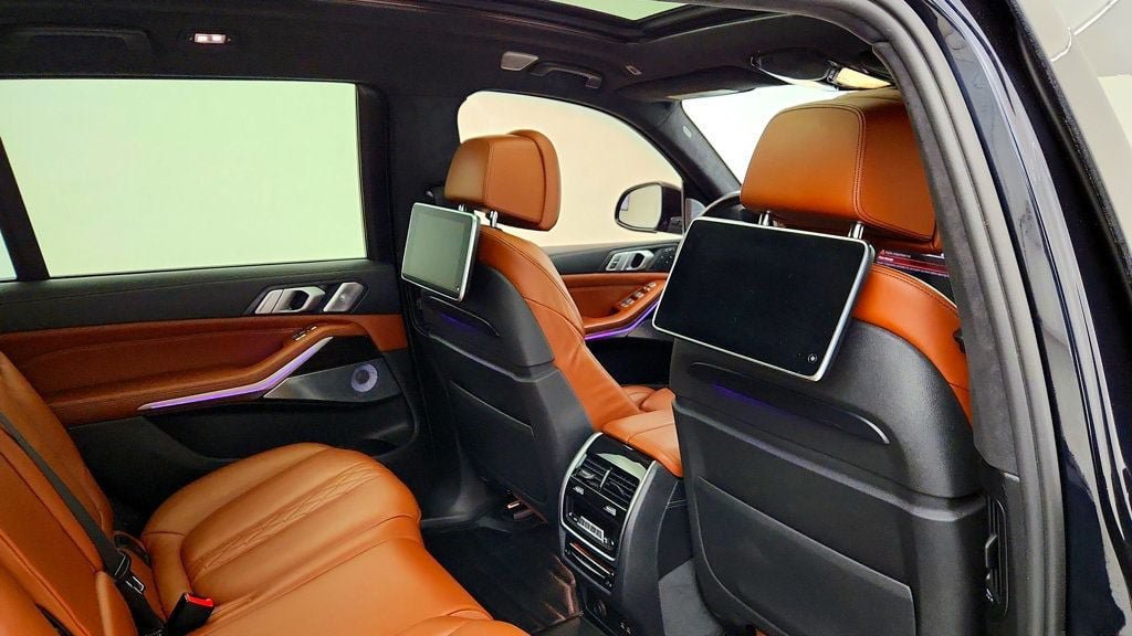 Used 2019 BMW X7 xDrive50i w/ M Sport Package AWD/4WD image 26