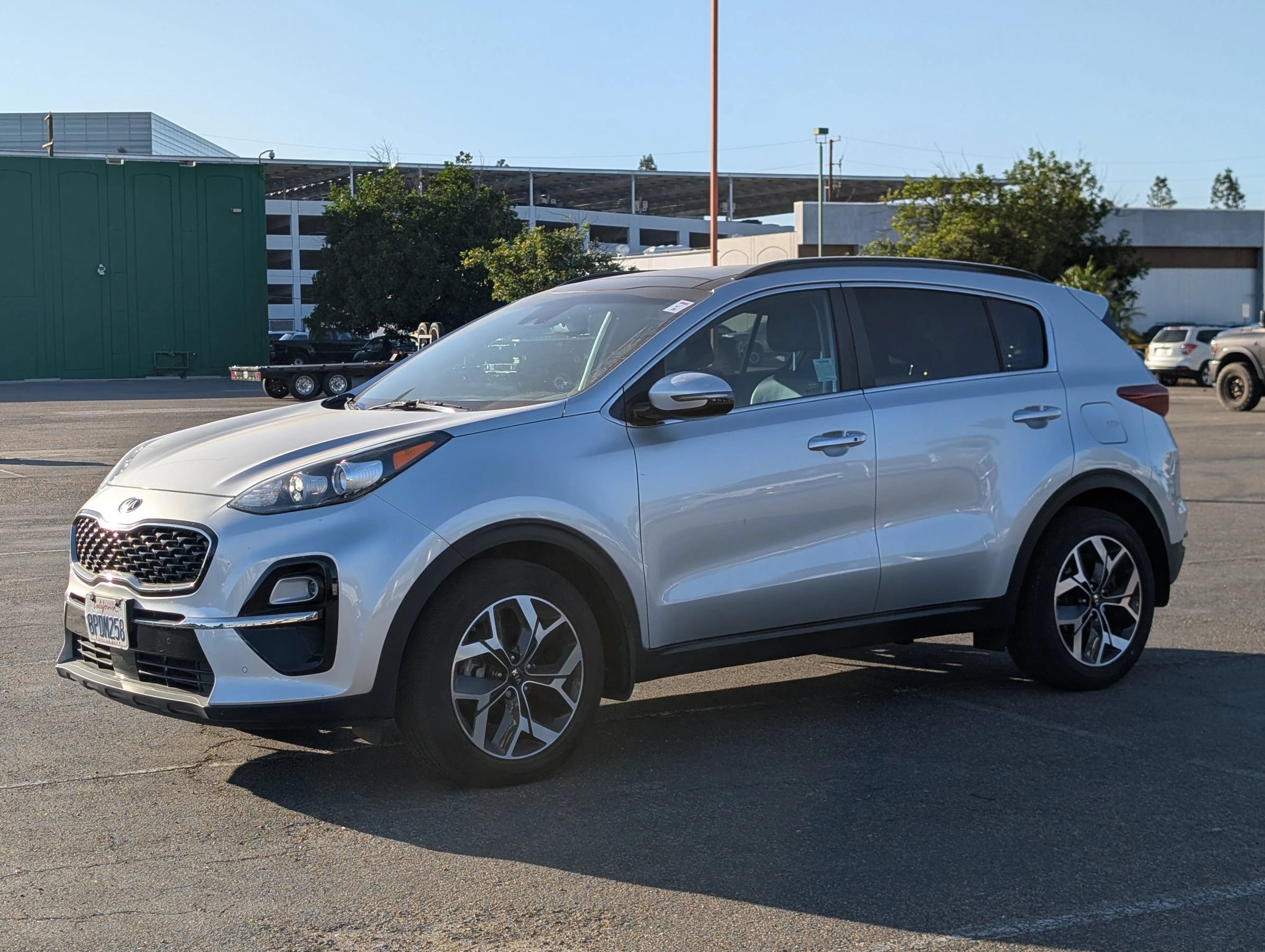 Used 2020 Kia Sportage EX w/ EX Technology Package FWD image 3