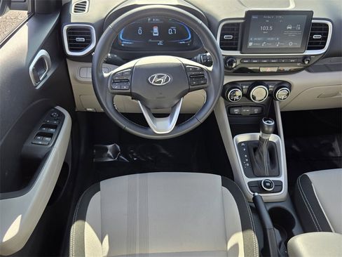 Certified 2025 Hyundai Venue SEL image 14