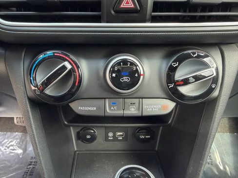 Used 2021 Hyundai Kona SE FWD image 19