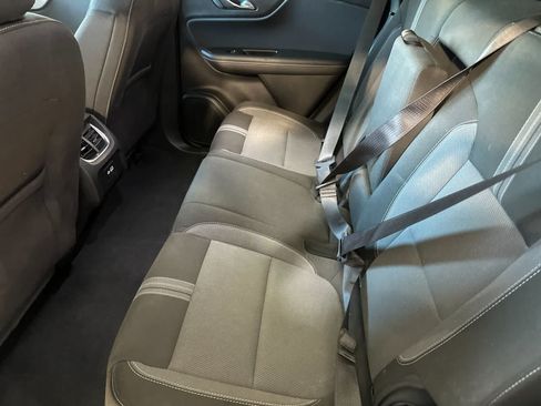 Used 2025 Chevrolet Blazer LT FWD image 5