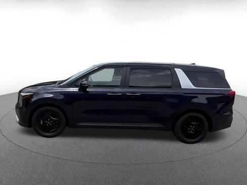 Used 2026 Kia Carnival FWD image 9
