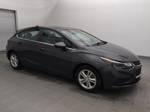 Used 2017 Chevrolet Cruze LT image 11
