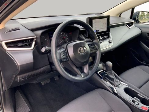 Used 2025 Toyota Corolla LE FWD image 18