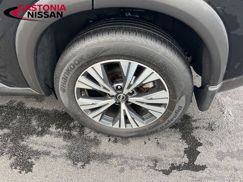 Used 2023 Nissan Rogue SV image 11