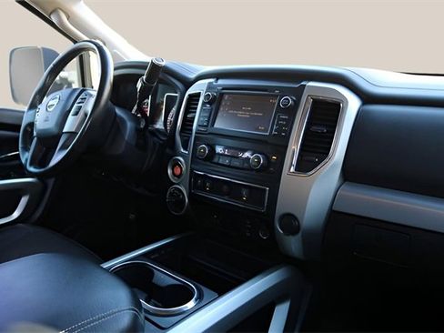 Used 2017 Nissan Titan PRO-4X image 20