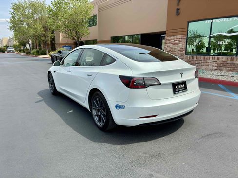 Used 2020 Tesla Model 3 Standard Range Plus image 10