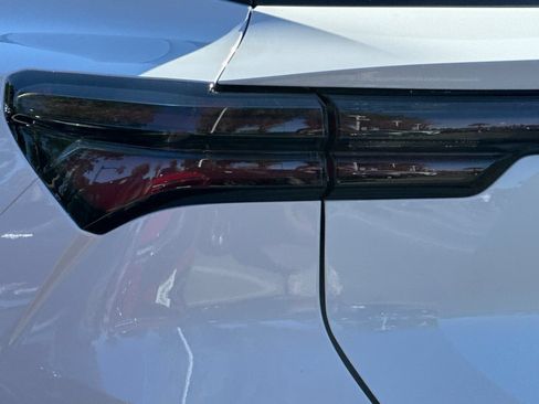 Used 2024 Chevrolet Equinox EV LT FWD image 45