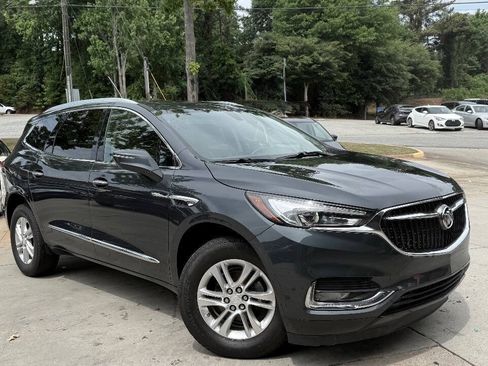 Used 2019 Buick Enclave Essence FWD image 2