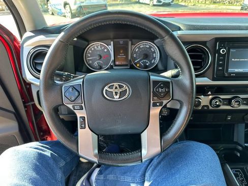Certified 2017 Toyota Tacoma SR5 w/ Tow Package AWD/4WD image 36