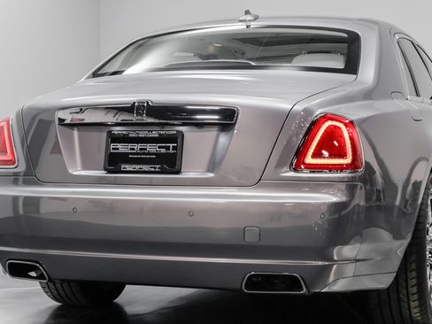 Used 2010 Rolls-Royce Ghost image 74