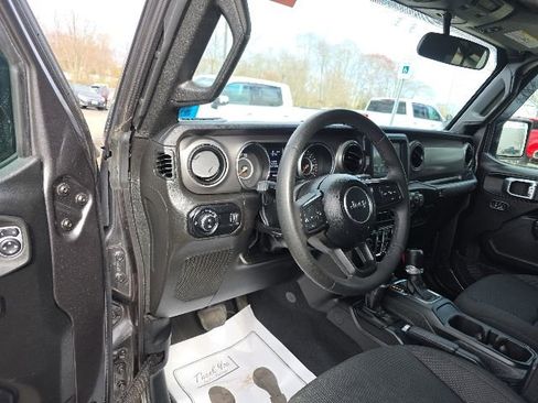 Used 2023 Jeep Gladiator Sport AWD/4WD image 20