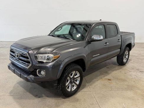 Used 2017 Toyota Tacoma Limited w/ Tow Package AWD/4WD image 2