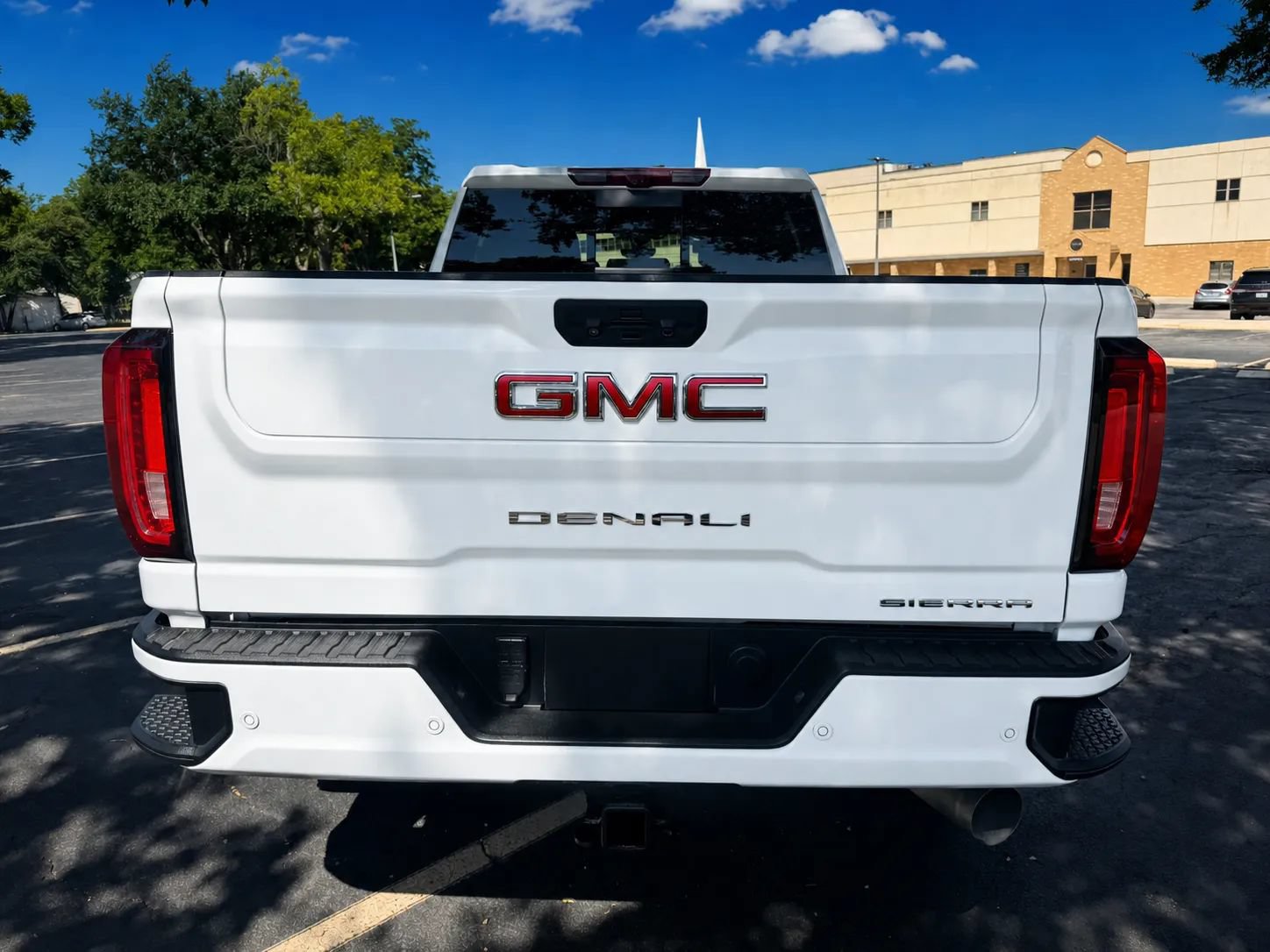Used 2023 GMC Sierra 2500 Denali w/ Technology Package AWD/4WD image 6