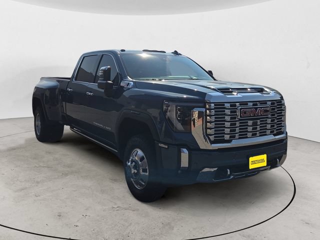 Used 2024 GMC Sierra 3500 Denali w/ Denali Reserve Package AWD/4WD image 3