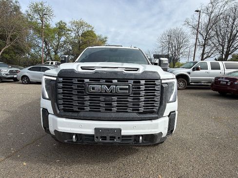 Used 2025 GMC Sierra 3500 Denali Ultimate image 2