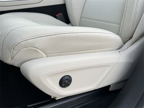 Certified 2025 Mercedes-Benz GLS 450 4MATIC image 12