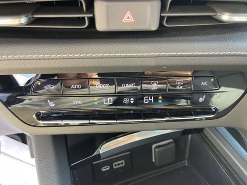 Used 2023 Buick Envision Essence AWD/4WD image 18