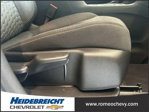 Used 2021 Chevrolet Equinox LT FWD image 35