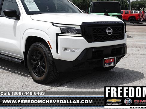 Used 2023 Nissan Frontier SV w/ Midnight Edition Package RWD image 39