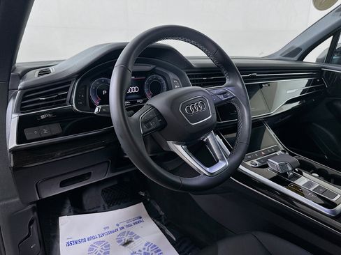 Used 2025 Audi Q7 2.0T Premium w/ Convenience Plus Package AWD/4WD image 9