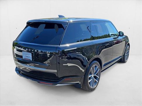 New 2025 Land Rover Range Rover SE image 5