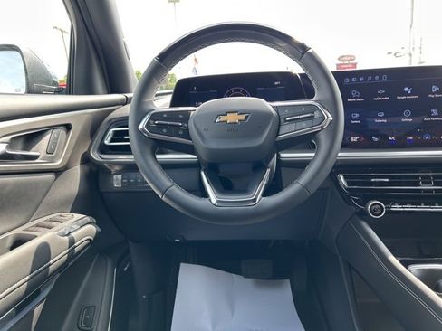 New 2026 Chevrolet Traverse LT w/ Enhanced Driving Package image 17