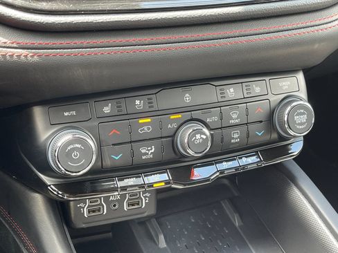 Used 2025 Dodge Durango R/T AWD/4WD image 25