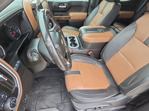Used 2022 Chevrolet Silverado 1500 High Country w/ Technology Package AWD/4WD image 15