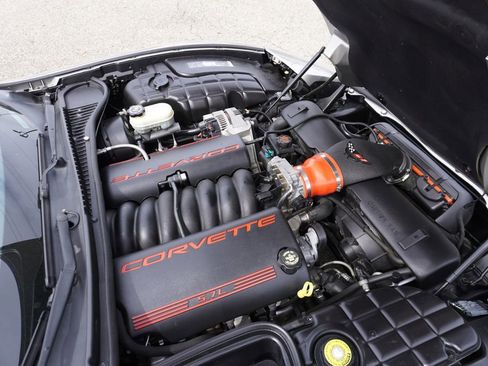 Used 2001 Chevrolet Corvette Convertible w/ Preferred Equipment Group2 RWD image 31