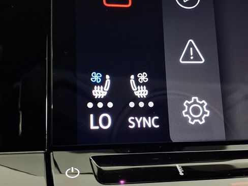 Used 2024 Volkswagen Atlas SEL Premium R-Line image 17