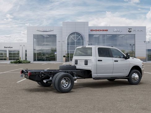 New 2026 RAM 3500 Big Horn AWD/4WD image 4