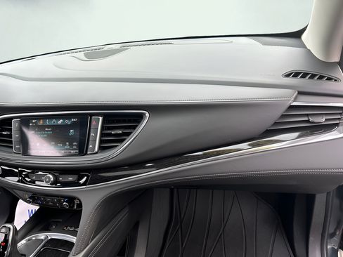 Used 2019 Buick Enclave Avenir w/ Avenir Technology Package AWD/4WD image 27
